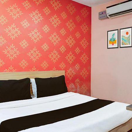 Super Hotel O S J Residency Делхи Екстериор снимка