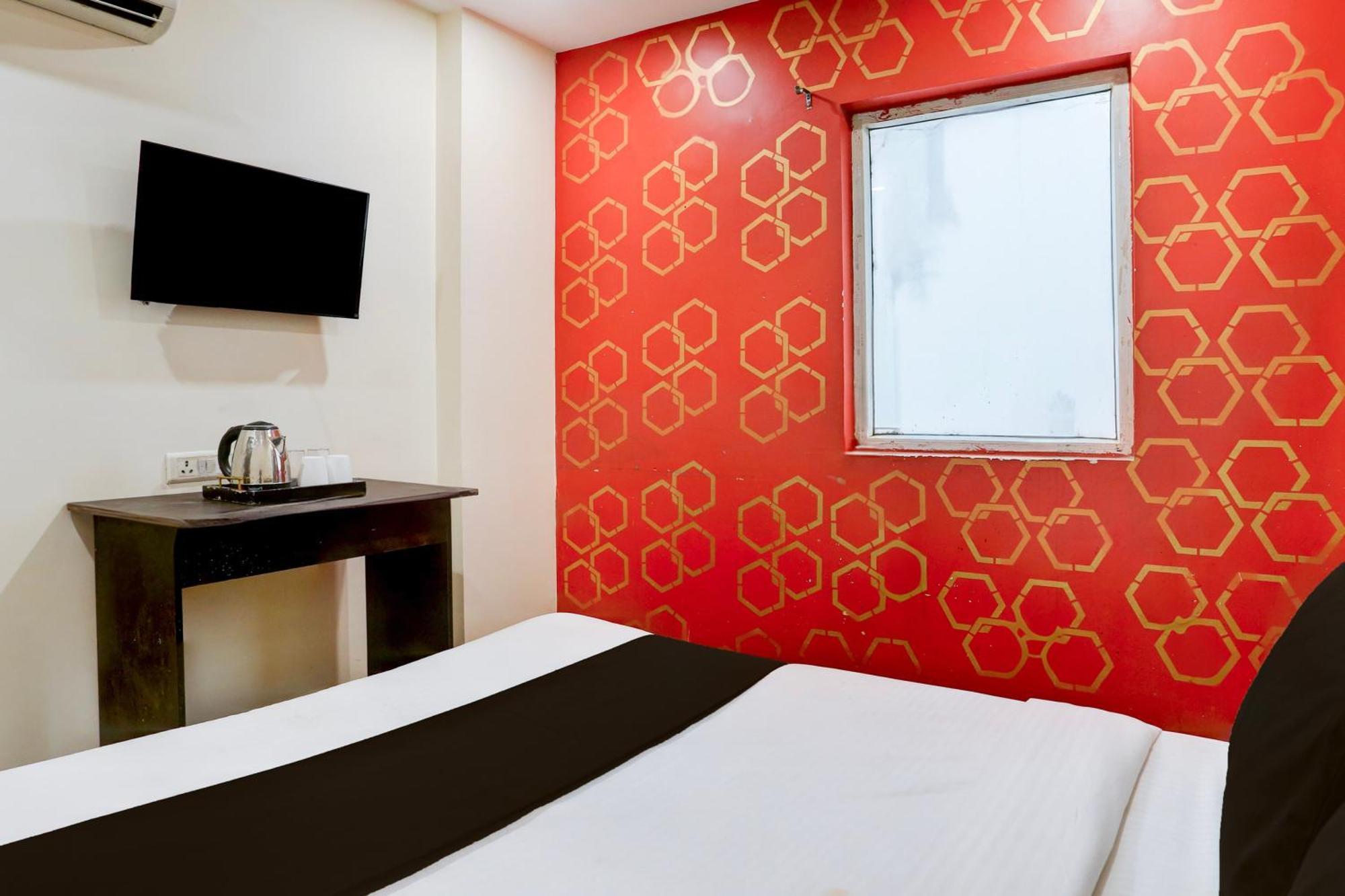 Super Hotel O S J Residency Делхи Екстериор снимка