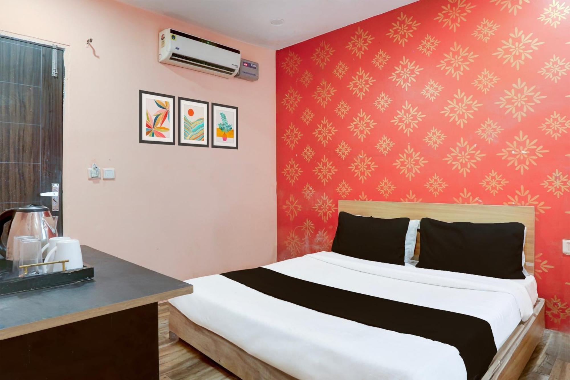 Super Hotel O S J Residency Делхи Екстериор снимка