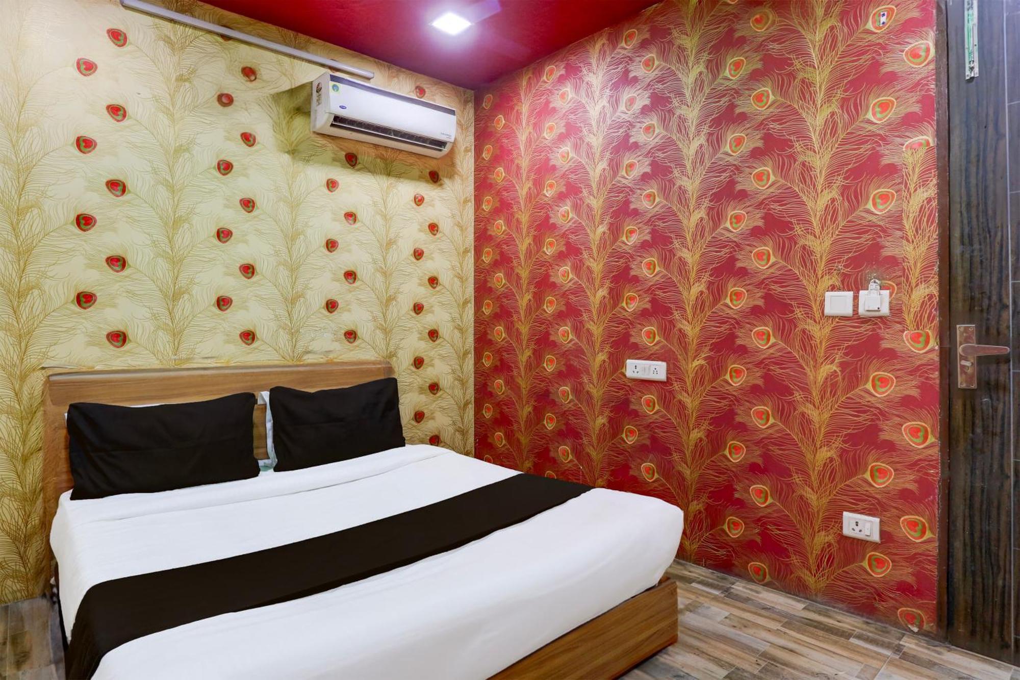 Super Hotel O S J Residency Делхи Екстериор снимка